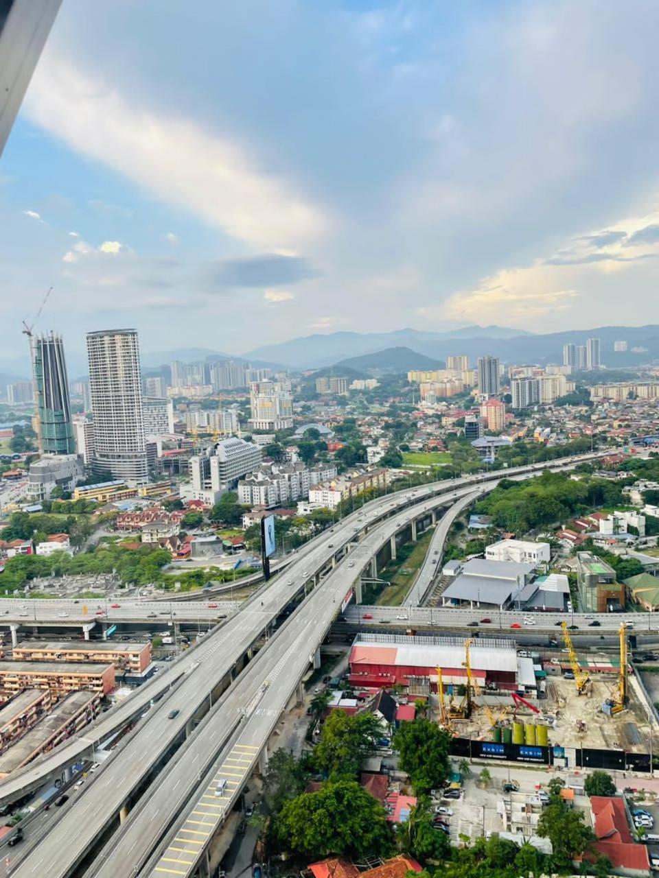 Scarletz Suites Klcc By Gc Luxury Suites クアラルンプール エクステリア 写真
