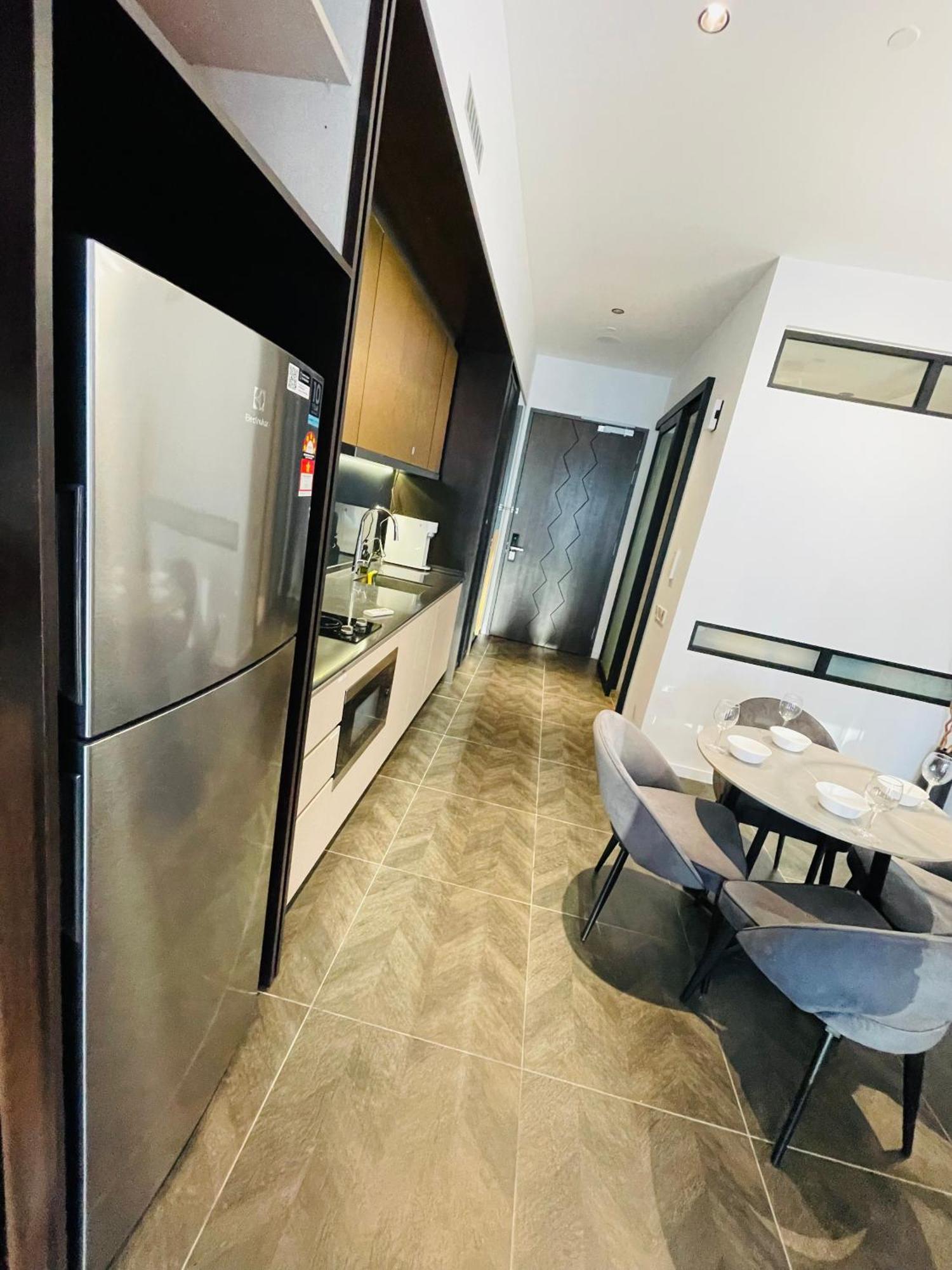 Scarletz Suites Klcc By Gc Luxury Suites クアラルンプール エクステリア 写真